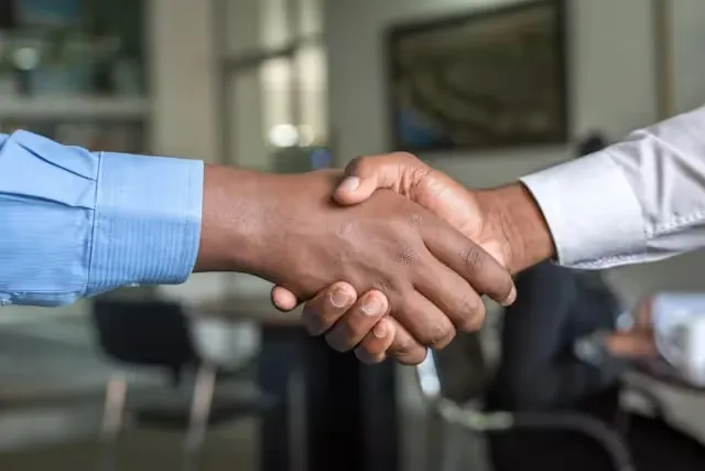 LinkedIn Connection Request Benchmarks: What’s a Healthy Acceptance Rate in 2025