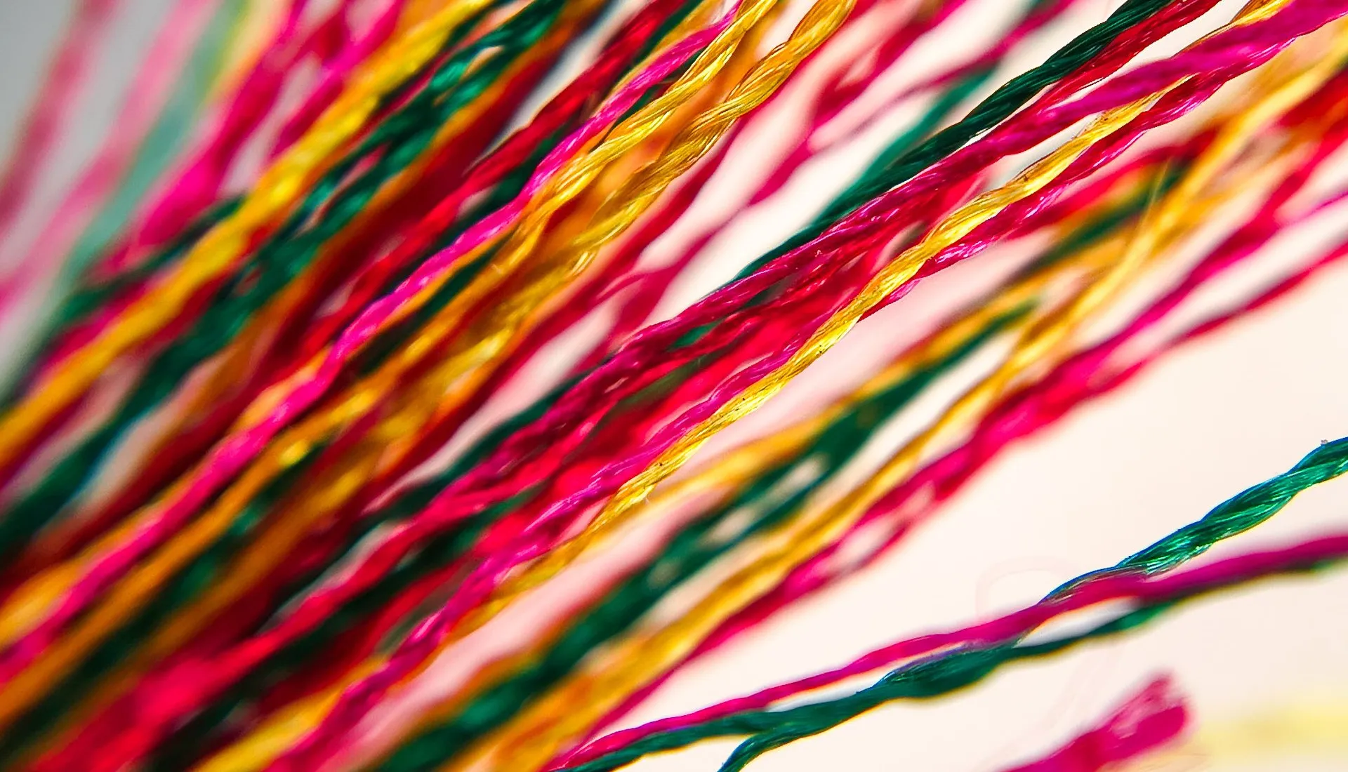 Multithreading Sales Works Better When the Signal Picks the Contacts